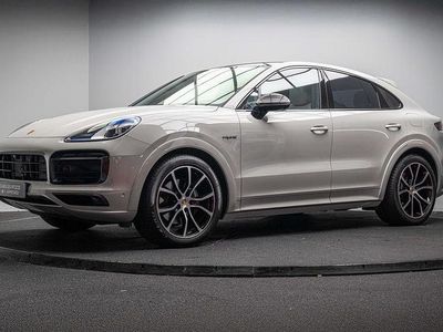Grau Gebraucht 2022 Porsche Cayenne Coupe Platinum Edition Coupé | 89.900 € (Etwas zu teuer)
