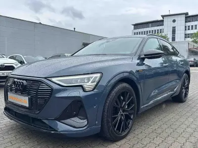 Gebraucht Audi e-tron Sportback S-Line 300 kW (408 PS) 2022 Plasmablau metallic SUV