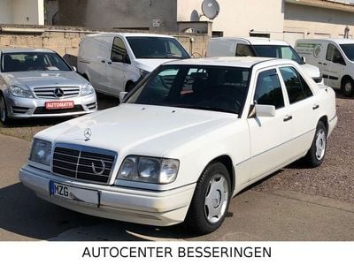 Weiß Gebraucht 1994 Mercedes E250 Limousine | 18.990 €
