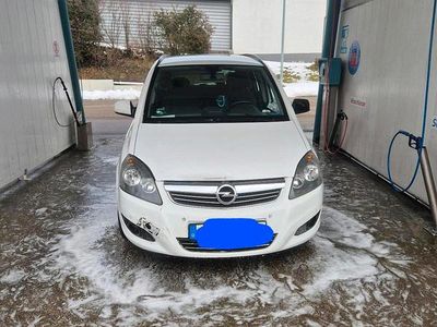 Weiß Gebraucht 2013 Opel Zafira Van / Kleinbus | 2.500 €