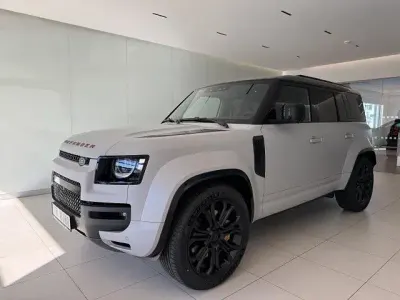 Gebraucht Land Rover Defender 635 PS (467 kW) 2026 Grau SUV