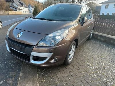 Gebraucht Renault Scénic III Luxe 130 PS (95 kW) 2010 Braun Van / Kleinbus