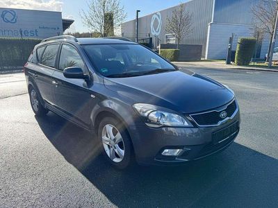 Gebraucht Kia Ceed Sportswagon Edition 7 116 PS (85 kW) 2012 Gomeragrau met. Kombi