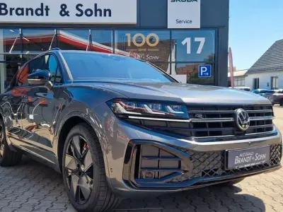 Neu VW Touareg R-line 286 PS (210 kW) 2026 Grau SUV
