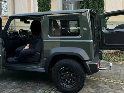 Gebraucht Suzuki Jimny Comfort 102 PS (75 kW) 2024 Grün SUV