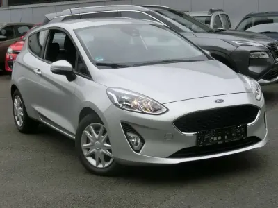 Gebraucht Ford Fiesta Cool & Connect 86 PS (63 kW) 2019 Moondust  silber Kleinwagen