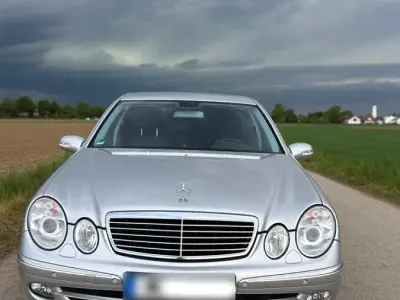 Używany Mercedes E280 190 KM (139 kW) 2004 Srebrny Sedan/Limuzyna