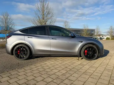 Gebraucht Tesla Model Y 392 kW (534 PS) 2023 Silber SUV