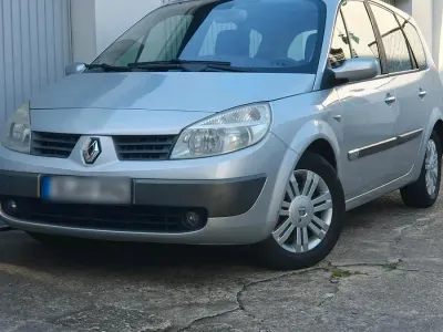 Gebraucht Renault Scénic II 134 PS (98 kW) 2004 Silber Van / Kleinbus