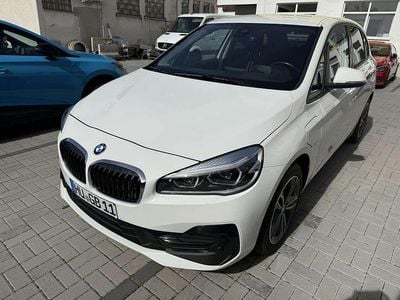 BMW 225