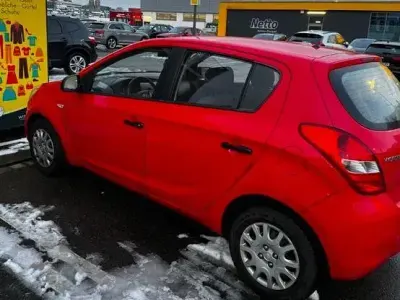 Gebraucht Hyundai i20 105 PS (77 kW) 2008 Rot Kleinwagen