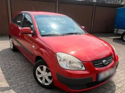 Gebraucht Kia Rio 110 PS (80 kW) 2008 Rot Limousine