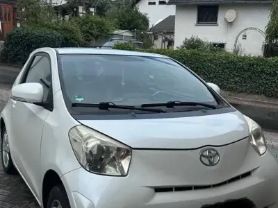 Gebraucht Toyota iQ 90 PS (66 kW) 2009 Weiß Kleinwagen