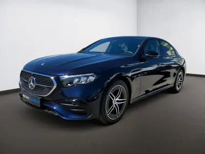 Gebraucht Mercedes E300 AMG 313 PS (230 kW) 2024 Metalliclack nautikblau Limousine