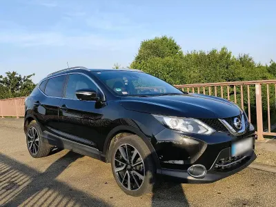 Gebraucht Nissan Qashqai 136 PS (100 kW) 2014 Schwarz SUV