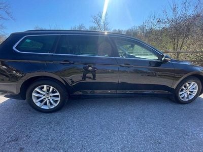 Usata VW Passat Comfortline 150 CV (110 kW) 2016 Nero Station wagon