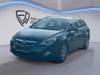 Gebraucht Opel Astra Innovation 140 PS (102 kW) 2011 Blau Kombi