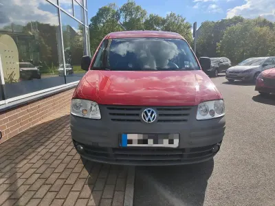 Używany VW Caddy Maxi 105 KM (77 kW) 2009 Czerwony Minivan
