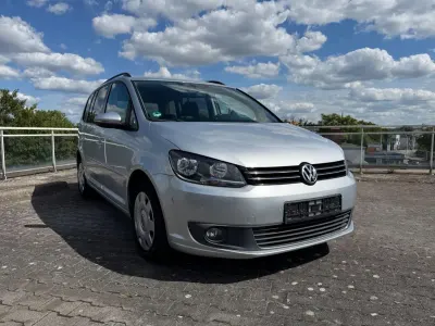 Gebraucht VW Touran Comfortline 105 PS (77 kW) 2012 Silber Van / Kleinbus