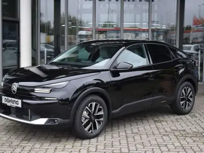 Neu Citroën C4 131 PS (96 kW) 2025 Perla neraschwarz lack Limousine
