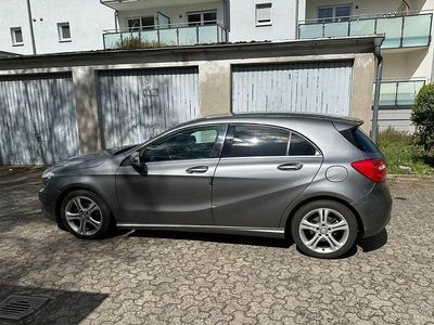 Gebraucht Mercedes A180 109 PS (80 kW) 2013 Grau Limousine
