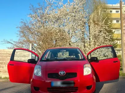 Second-hand Toyota Yaris 70 CP (51 kW) 2008 Roșu Hatchback