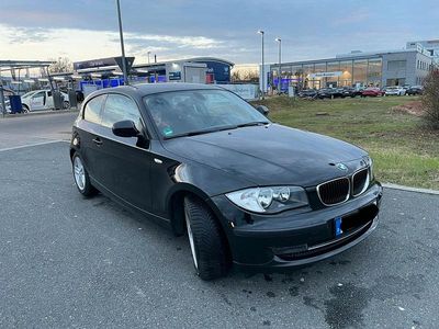 Gebraucht BMW 116 116 PS (85 kW) 2010 Schwarz Kleinwagen