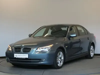 Gebraucht BMW 523 Lifestyle 190 PS (139 kW) 2008 Blau Limousine