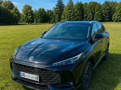 Używany MG HS Luxury 170 KM (125 kW) 2025 Czarny SUV
