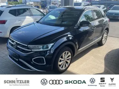 Gebraucht VW T-Roc Style 110 PS (80 kW) 2023 (schwarz) deep black perleffekt SUV
