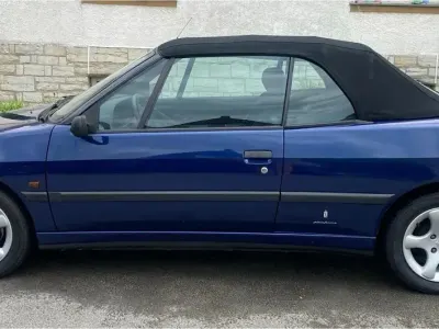 Gebraucht Peugeot 306 Cabriolet 101 PS (74 kW) 1997 Blau Cabrio