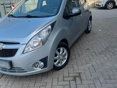 Gebraucht Chevrolet Spark 65 PS (47 kW) 2011 Silber Kleinwagen