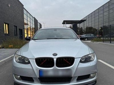 Gebraucht BMW 330 Sport Line 300 PS (220 kW) 2007 Silber Coupé