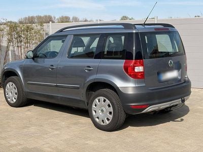 Gebraucht Skoda Yeti Active 105 PS (77 kW) 2013 Grau SUV