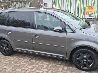 Gebraucht VW Touran Life 105 PS (77 kW) 2013 Grau Van / Kleinbus