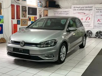 Używany VW Golf VIII Comfortline 131 KM (96 kW) 2020 Srebrny Sedan/Limuzyna