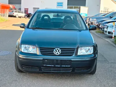Gebraucht VW Bora Trendline 116 PS (85 kW) 2001 Grau Limousine