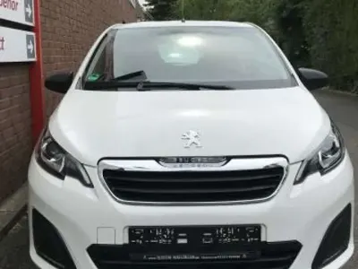 Gebraucht Peugeot 108 Access 69 PS (50 kW) 2016 Lipizan weiß Kleinwagen