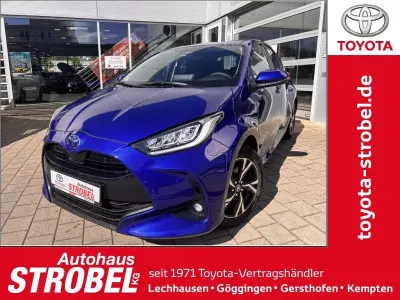 Neu Toyota Yaris Hybrid 116 PS (85 kW) 2026 Blau Limousine