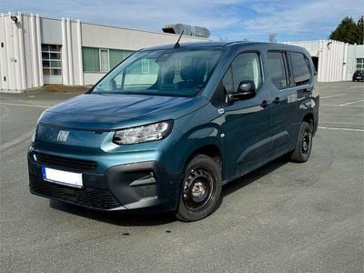 Usata Fiat Doblò 131 CV (96 kW) 2025 Viola Monovolume