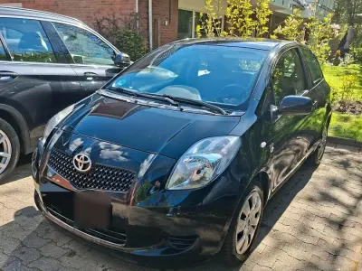 Gebraucht Toyota Yaris 90 PS (66 kW) 2006 Schwarz Kleinwagen