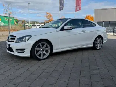 Gebraucht Mercedes 220 177 PS (130 kW) 2012 Weiß Coupé