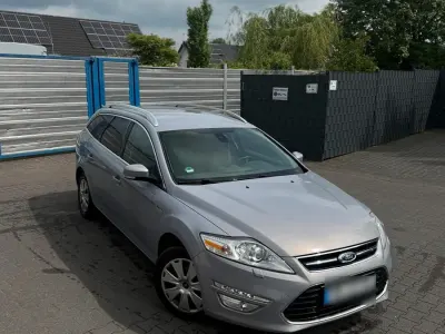 Gebraucht Ford Mondeo 140 PS (102 kW) 2012 Grau Kombi