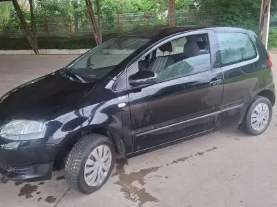 Gebraucht VW Fox Basis 54 PS (39 kW) 2006 Schwarz Kleinwagen
