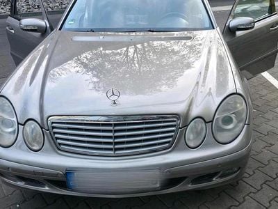 Gebraucht Mercedes E200 163 PS (119 kW) 2005 Silber Limousine