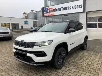 Gebraucht Jeep Compass 241 PS (177 kW) 2021 Alpine white / dach schwarz SUV
