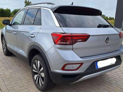 Second-hand VW T-Roc Move 110 CP (80 kW) 2023 Argintiu SUV