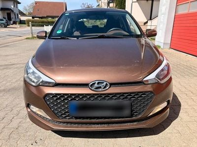 Gebraucht Hyundai i20 Active 85 PS (62 kW) 2016 Braun Kleinwagen