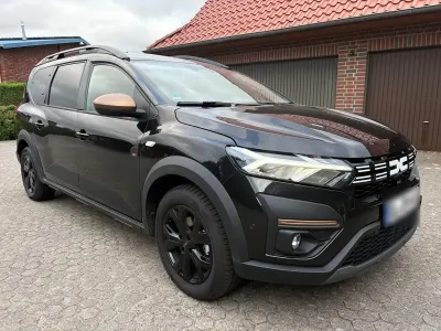 Gebraucht Dacia Jogger 91 PS (66 kW) 2024 Schwarz Van / Kleinbus