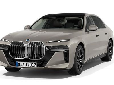 Gebraucht BMW 740 M Sport 286 PS (210 kW) 2025 Oxidgrau metallic Limousine
